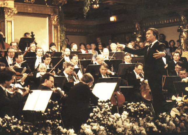 Abbado conducting New Year's Day concert in Musikverein, Vienna