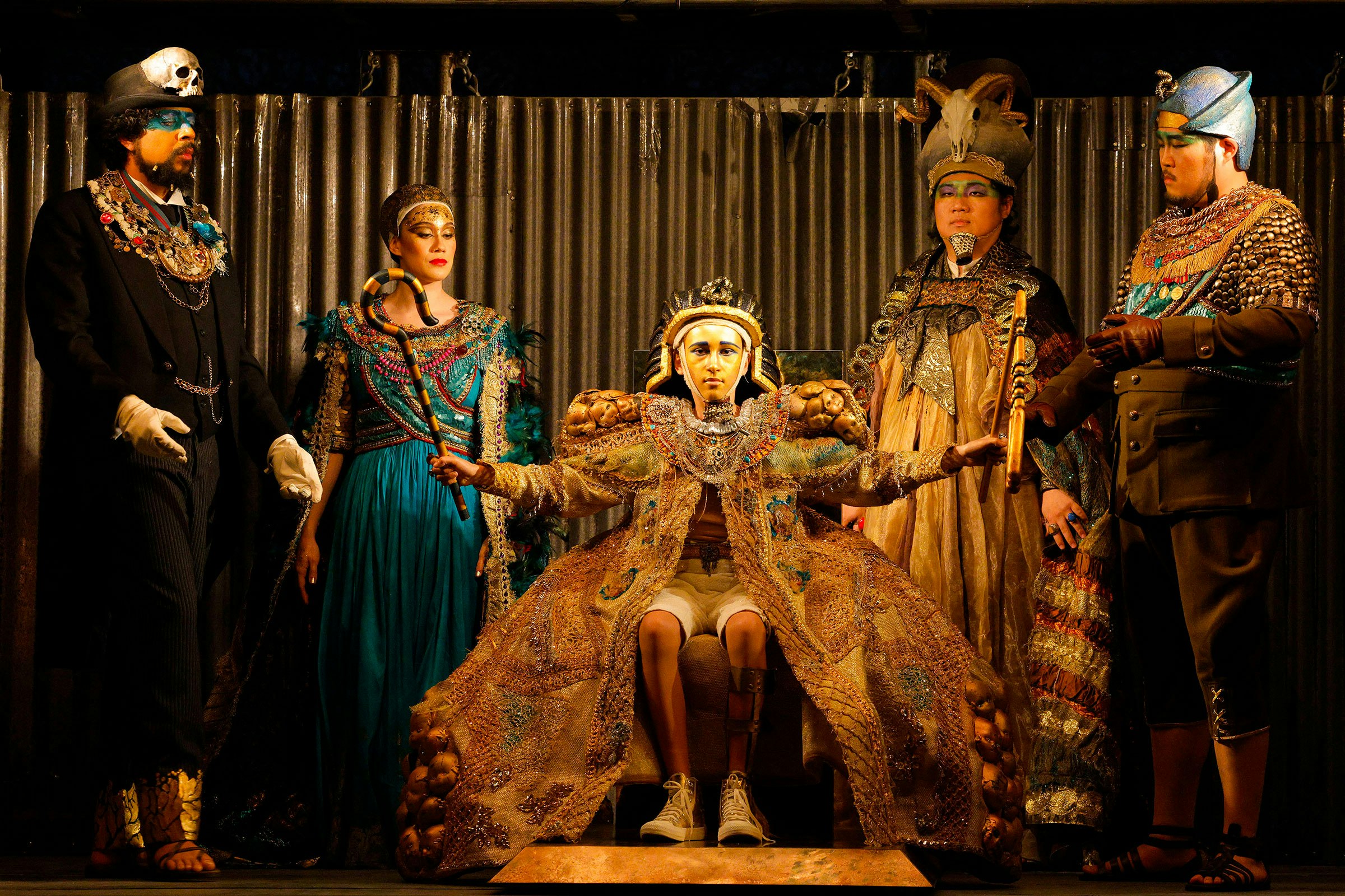 The Crowning of Tutankhamun (Schroeder Shelby-Szyszko) (LA Opera; photo by Cory Weaver)