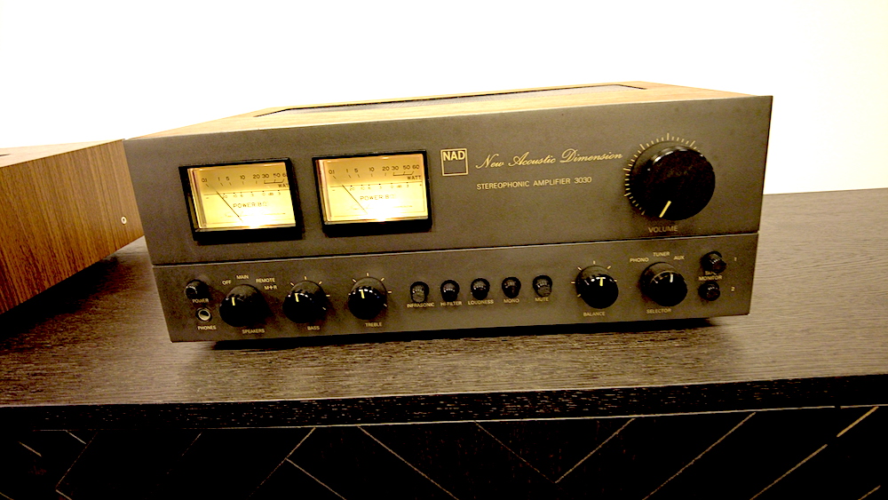 NAD retro integrated amp