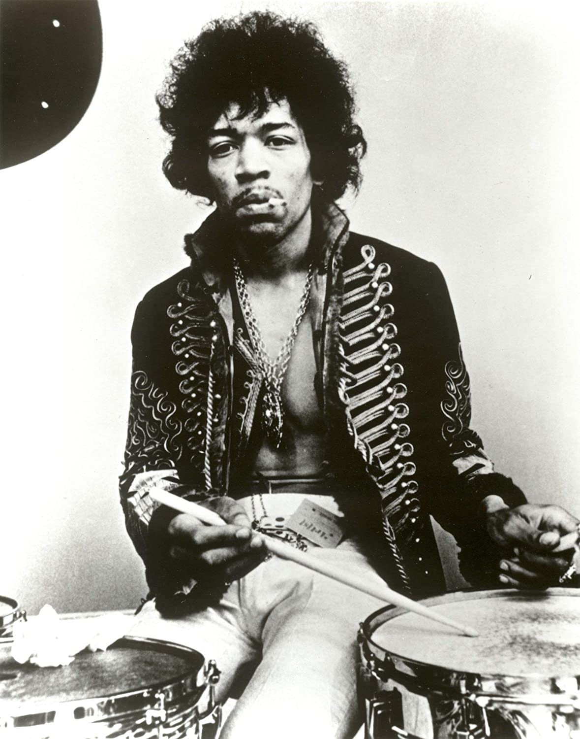 Jimi Hendrix backstage at the Monterey Pop Festival, June 1967 (© Jim Marshall)