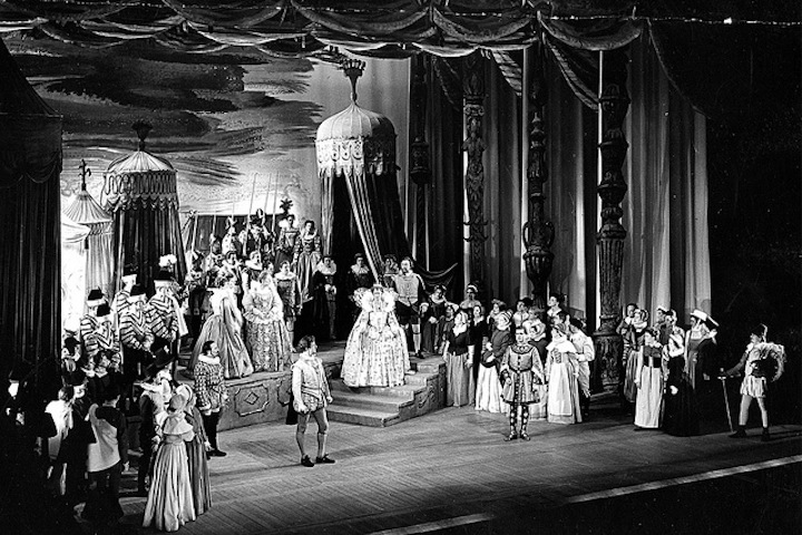A scene from original production of Britten's Gloriana
