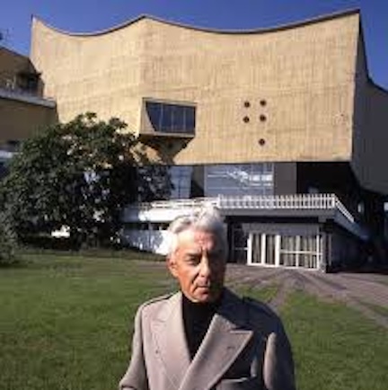 Karajan outside the Philharmonie