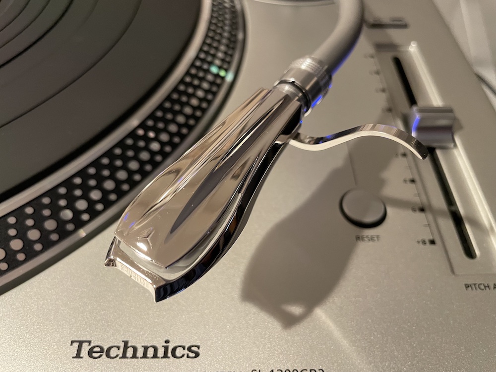 Technics SL-1200 Turntable  A Machine that Changed Hip-Hop